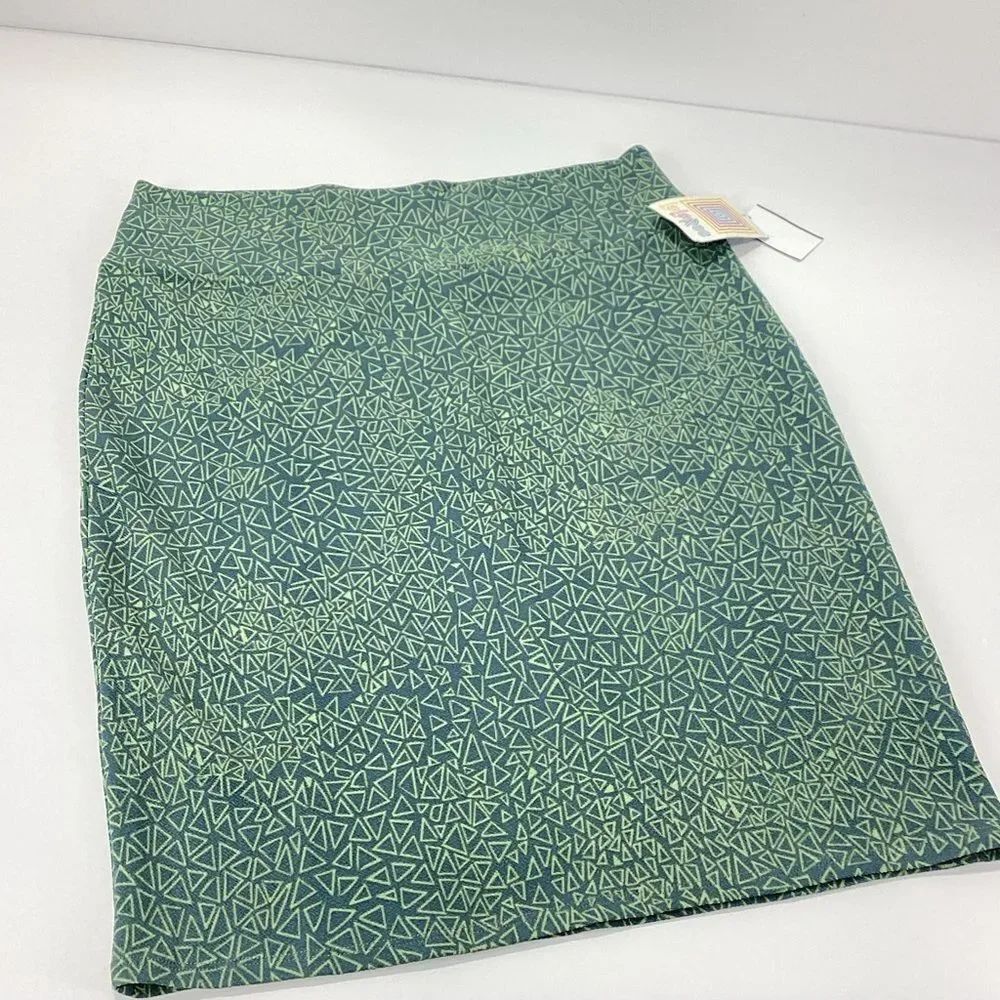 Lularoe Skirt Cassie 2XL Geometric Patterned Green Skirt NWT